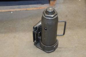 ProSource 8 Ton Hydraulic Bottle Jack