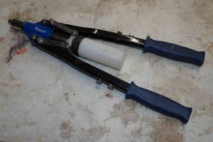 Pittsburgh Heavy Duty Rivet Gun