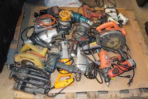 Pallet of Electric Tools - Saws, Drills, Impacts