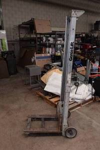Genie Portable Manual Lift