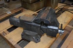 Pro Grade 7 Bench Vise