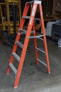 6 Fiberglass Step Ladder