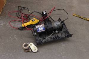 Super Winch LT2000 12V Hitch Mount Winch