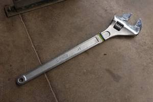 Pittsburgh 24 Adjustable Wrench