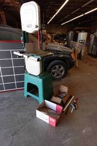 Grizzly Model G0555LX 14 Deluxe Bandsaw with Stand