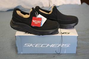 Sketchers Mens Size 8 Shoe...