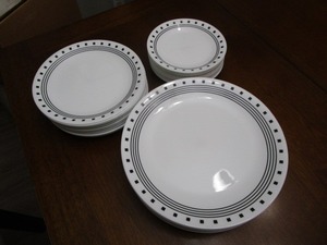 Corelle Ware with squares � 18 din...