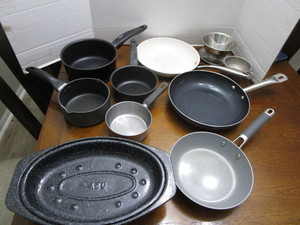 Miscellaneous Cookware pieces � sm...