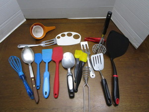 Kitchen Utensils (plastic funnels, ...