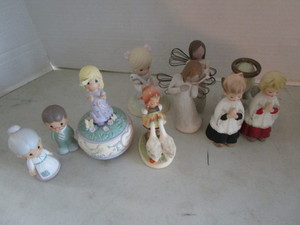 Precious Moments music box with box...
