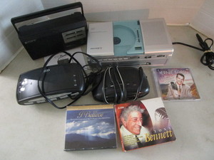 CD�s � 3 boxes, 1 Emerson Portabl...