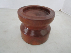 Mahogany candle pedestal 3� diamet...