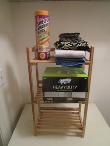 Wooden stand, towels, shammies, Swi...