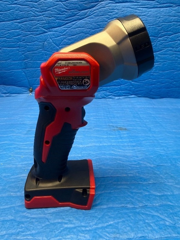 Milwaukee M18 LED Work Light (model 2735-20)