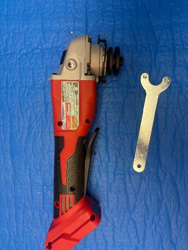 Brand New -Milwaukee M18 brushless cordless 4-12  5 cut-off grinder (model 2686-20