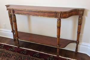 ML - Elegant Console Table - Carved Wood With Gilded Accents