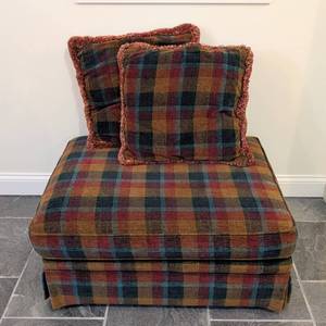 LL - Lee Industries Plaid Ottoman with 2 Matching Pillows
