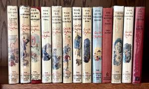 UP3 - Enid Blyton The Famous Five 13-Book Set - Hodder & Stoughton