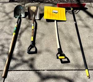 G - Shovels and Brooms - Yard Tools Set (4 Pieces)