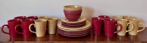 DR - Signature Sorrento Debby Segura 2001 Dinnerware Set - 6 Plates, 4 Salad Plates, 2 Bowls, 14 Mugs