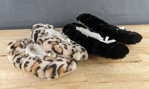 2 Brookstone Slippers Womens Size 67 Leopard Print & Black - Brand New