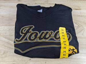 Liv Casual Iowa Hawkeyes NCAA Long Crew Neck Sweatshirt, Womens Size Medium - Brand New
