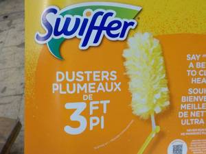 2 Swiffer 3 ft Dusters with Extra D...