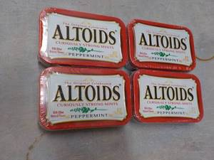 4 Altoids Peppermint Mints...