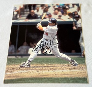 Kent Hrbek Autographed 8x10 Minnesota Twins Baseball Photo - 1