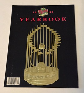 Minnesota Twins 1992 Baseball Yearbook