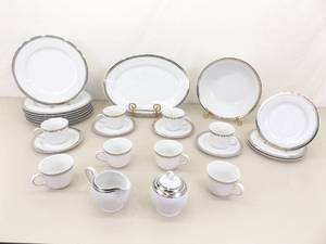27 Piece Royal Doulton Platinum Set