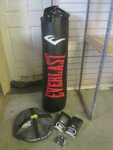 (EW2) Everlast 100 Lb Heavy Punchin...