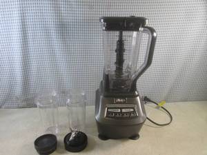 (A-2) Ninja Professional Blender wi...