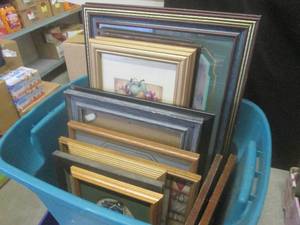 (F-1) Tote of Assorted Vintage Fram...
