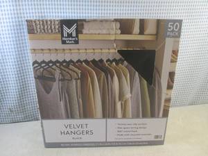 (G-1) 50-Pack of Velvet Hangers in ...