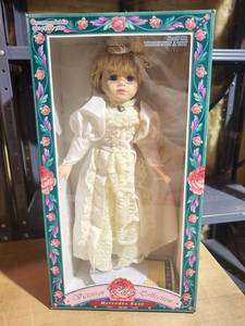 Melissa Jane Victorian Rose Collection 1996 Holiday Edition Doll Item 111