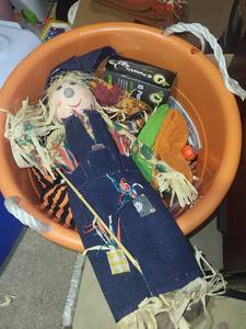 Halloween Decor Mixed Lot With Scarecrow, Pumpkin Lights & Signs
