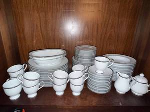 Noritake Shenandoah Porcelain Dinnerware Set Ireland Silver Trim