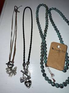 Mixed Costume Jewelry Necklace Lot Hearts Beads Pendants 8 Pc Good