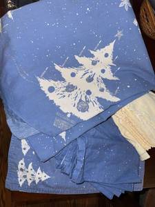 Martha Stewart Everyday Christmas Tablecloth Runner Napkins Set