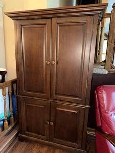 Traditional Cherry Finish Entertainment Armoire Cabinet 42x73x23
