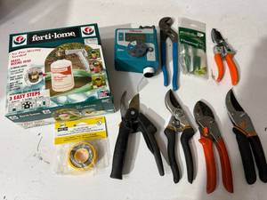 Garden Tool Lot Pruners Gilmour Timer Ferti-lome Sprayer Supplies