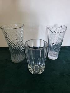 Eighth Circuit Bar Association Richard S. Arnold Award Crystal Vase Set (Lot of 3)
