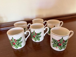 Set of 6 Christmas Holly Berry Demitasse Cups Gold Trim Small Mugs