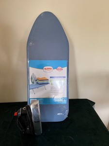 Black & Decker Classic Iron w Tabletop Ironing Board 30.5x12 Good