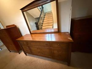 Traditional Wood 9 Drawer Dresser With Mirror 64 In Wide Good Cond