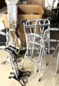 Lot of mobility aids including folding walkers, wheeled walker, quad canes, side walker and crutches. Plus all inside the large Gaylord&nbsp These lightweight, adjustable aids offer reliable support and stability for recovery or daily movement