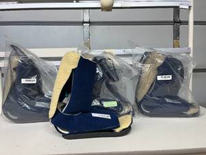 MSRP $400 Lot of 4 NEW Comfy Splints Boots. A soft ankle brace that keeps the foot in a natural position. Helps prevent bedsores by keeping the heel elevated. Great for those with limited mobility to maintain comfort &amp proper foot alignment.