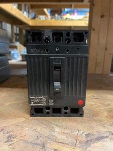 General Electric 3 Pole Circuit Breaker