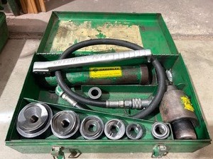 Greenlee 767A Hydraulic Knockout Punch Driver, Hand Pump & Dies